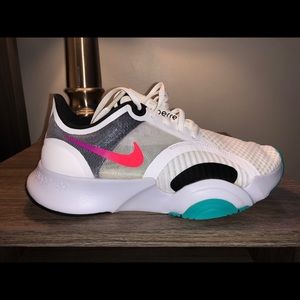 BRAND NEW Nike SuperRep Go